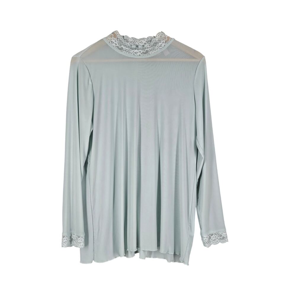 LOGO LAYERS WOMEN’S LIGHT BLUE LONG SLEEVE LACE COLLAR BLOUSE – SIZE LARGE